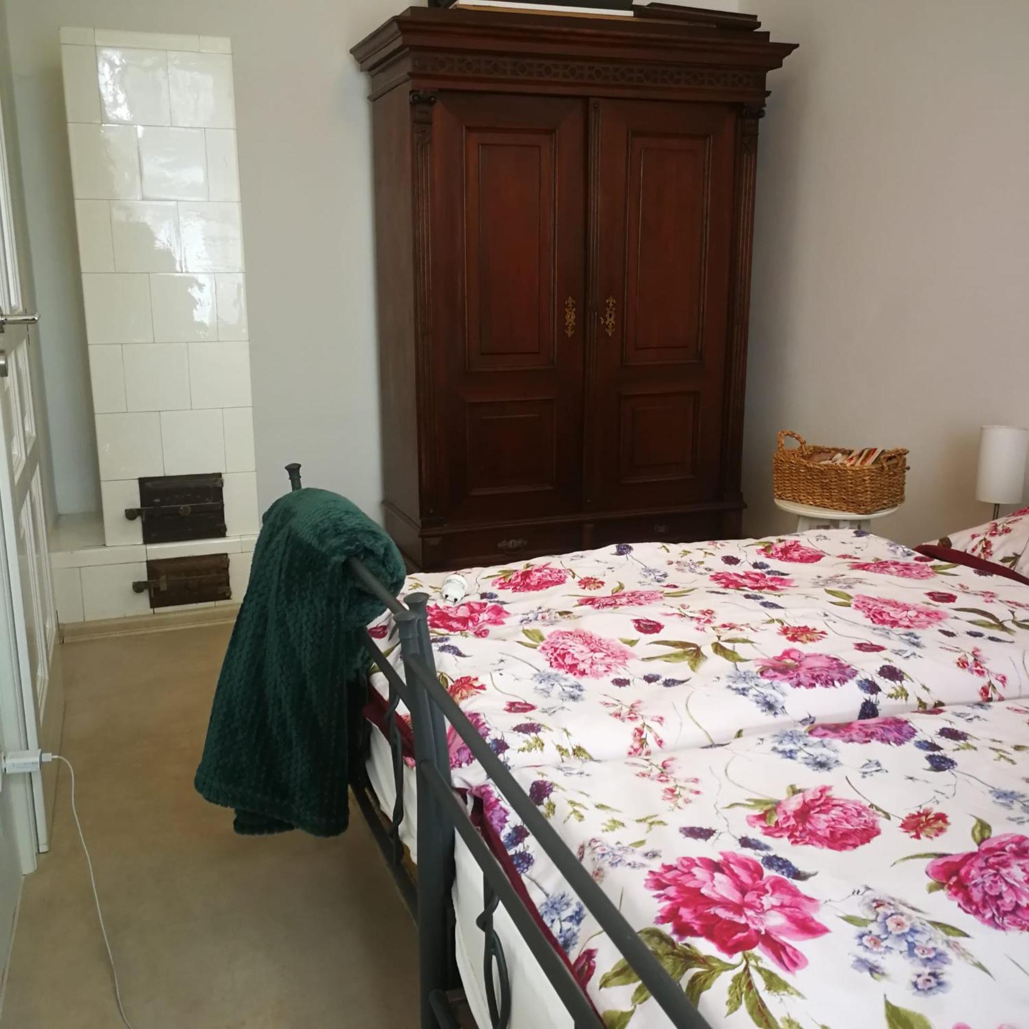 Adelaide Vila
